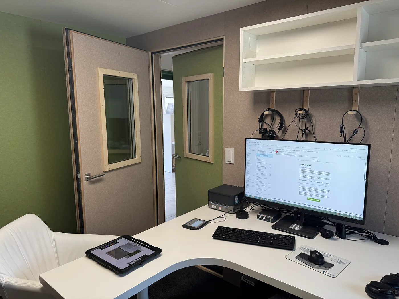 Hörakustikkabine Audiometriekabine Akustiker im Bereich Hörakustik und Audiometrie
